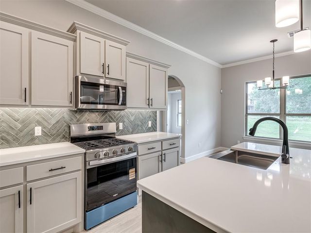 7620 Three Woods Lane, Yukon, OK 73099