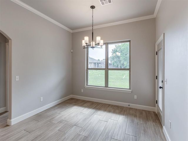7620 Three Woods Lane, Yukon, OK 73099