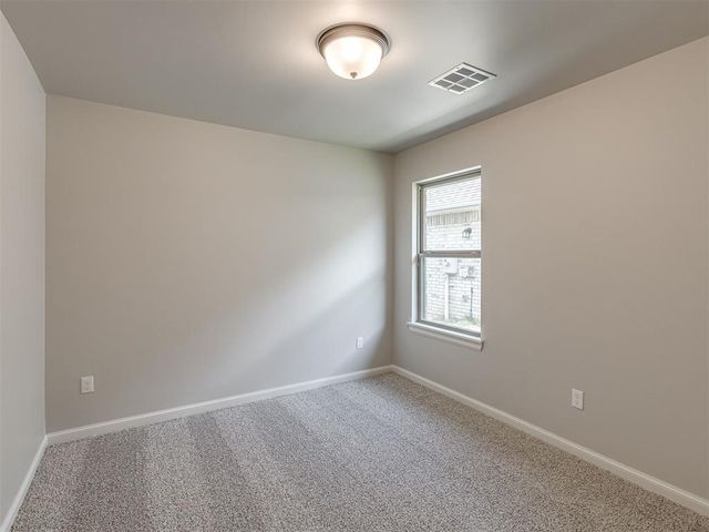 7620 Three Woods Lane, Yukon, OK 73099