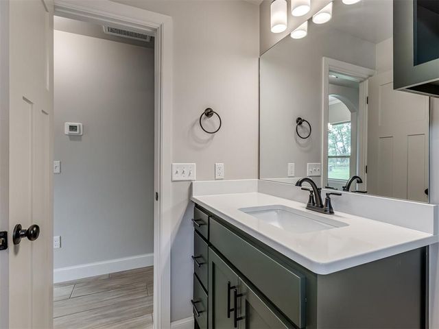 7620 Three Woods Lane, Yukon, OK 73099