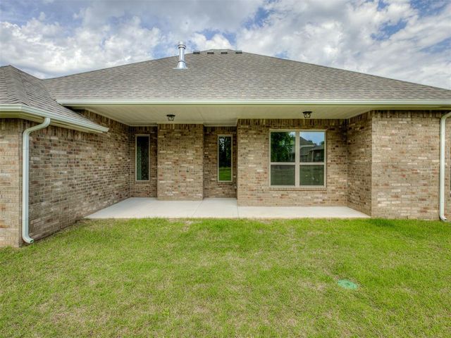 7620 Three Woods Lane, Yukon, OK 73099
