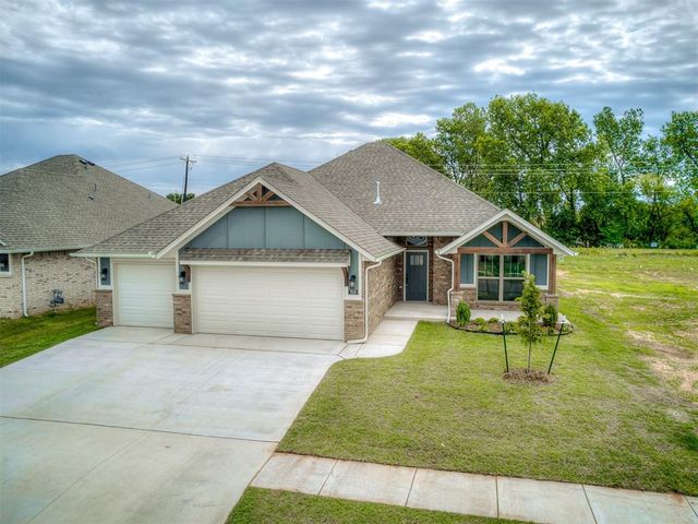 7620 Three Woods Lane, Yukon, OK 73099