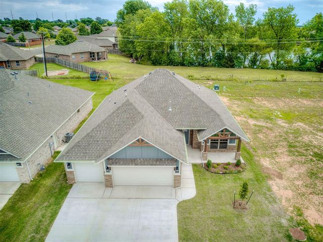 7620 Three Woods Lane, Yukon, OK 73099