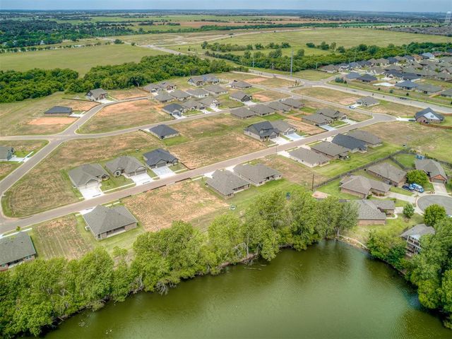7620 Three Woods Lane, Yukon, OK 73099