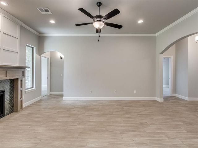 7620 Three Woods Lane, Yukon, OK 73099