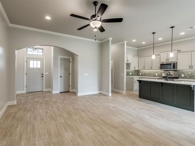 7620 Three Woods Lane, Yukon, OK 73099