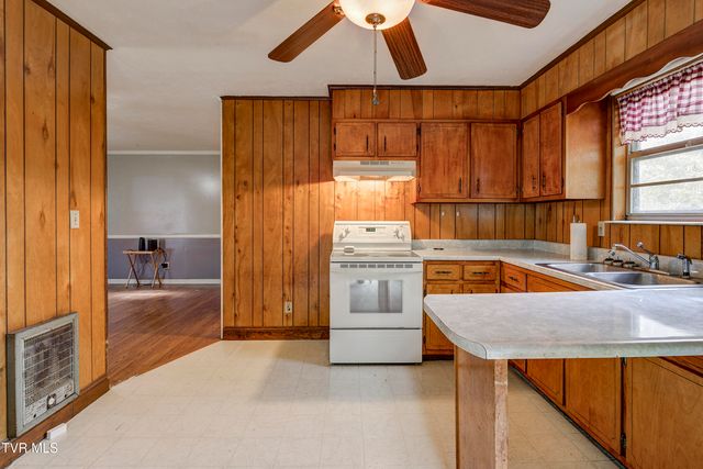 135 Walnut Drive, Rogersville, TN 37857