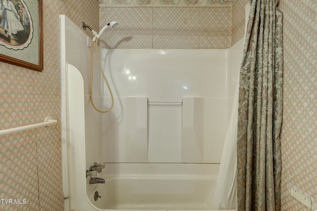 135 Walnut Drive, Rogersville, TN 37857