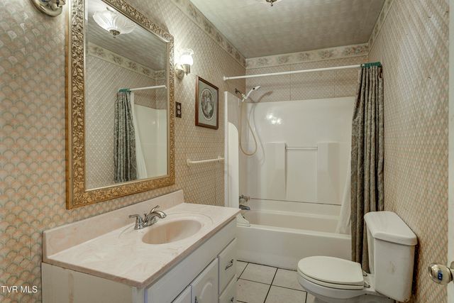 135 Walnut Drive, Rogersville, TN 37857