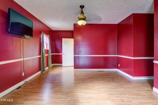 135 Walnut Drive, Rogersville, TN 37857