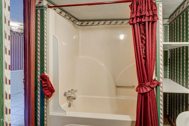 135 Walnut Drive, Rogersville, TN 37857