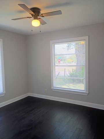 2671 Moffatt Avenue, Dallas, TX 75216