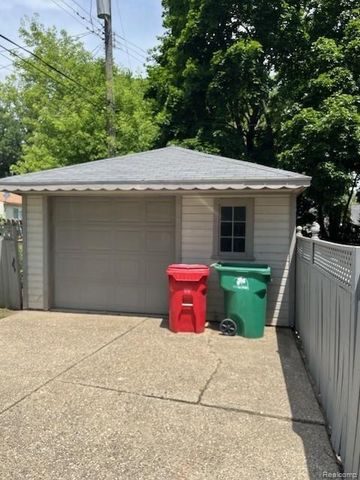 14627 Agnes Avenue, Eastpointe, MI 48021