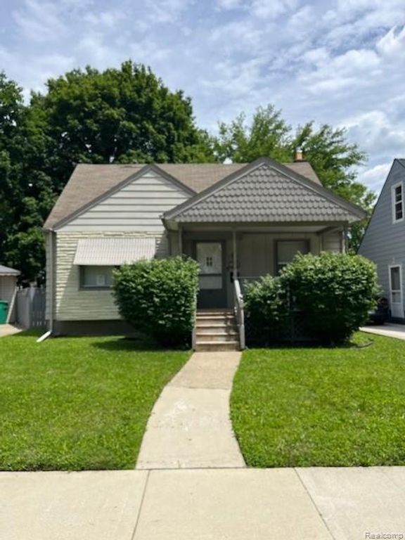 14627 Agnes Avenue, Eastpointe, MI 48021