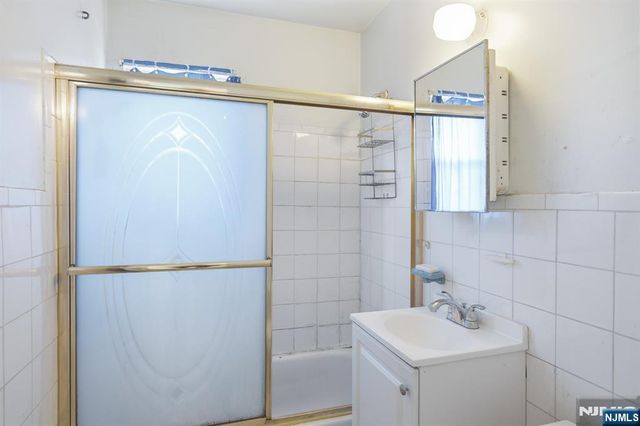 120 32nd Street 3P, Union City, NJ 07087