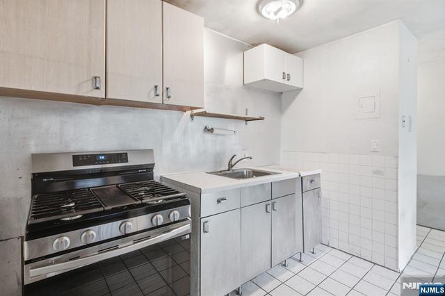 120 32nd Street 3P, Union City, NJ 07087