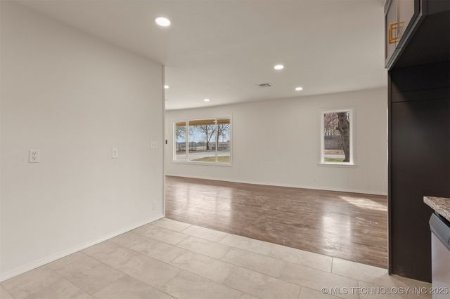 393 E 147th Street S, Glenpool, OK 74033