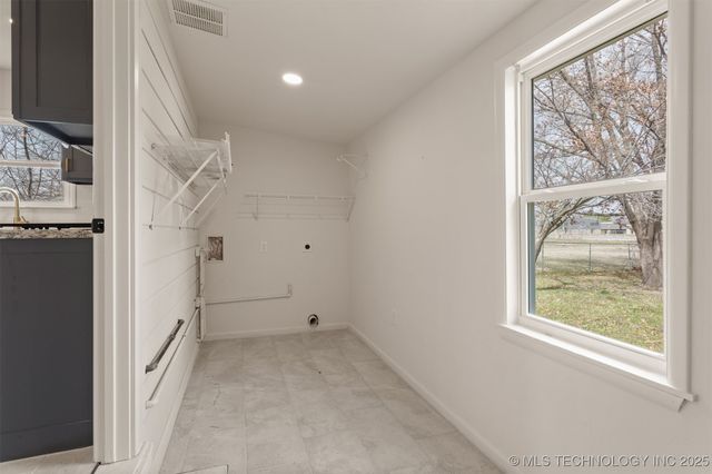 393 E 147th Street S, Glenpool, OK 74033