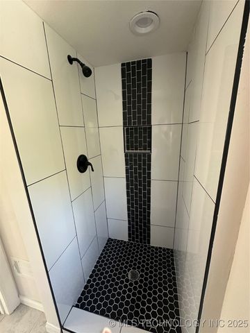 393 E 147th Street S, Glenpool, OK 74033