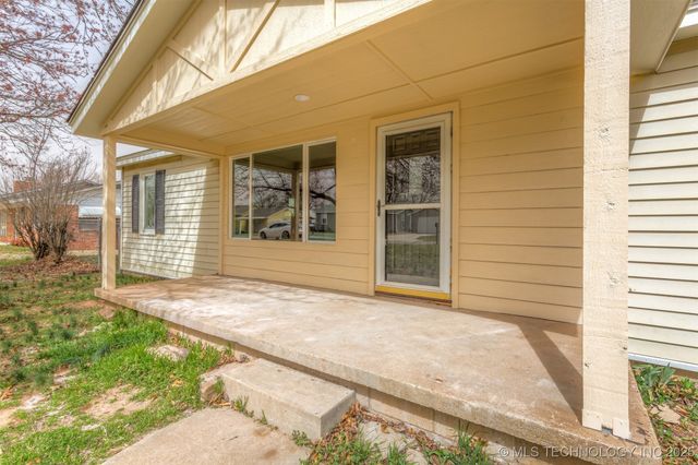 393 E 147th Street S, Glenpool, OK 74033