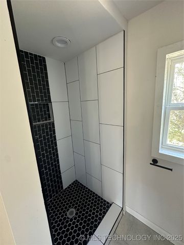 393 E 147th Street S, Glenpool, OK 74033