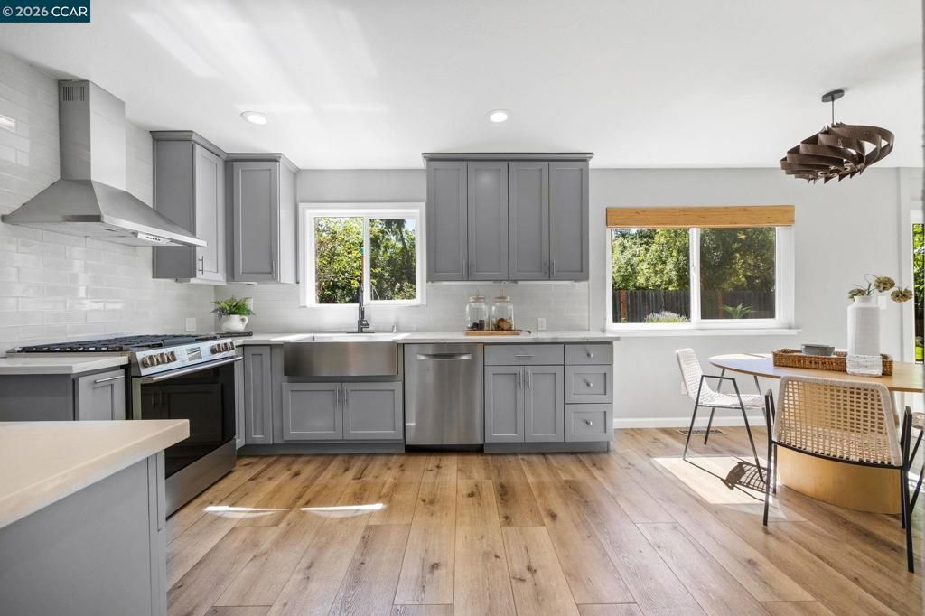 Image 27 of property listing at 1770 Claycord Ave, Concord, CA 94521