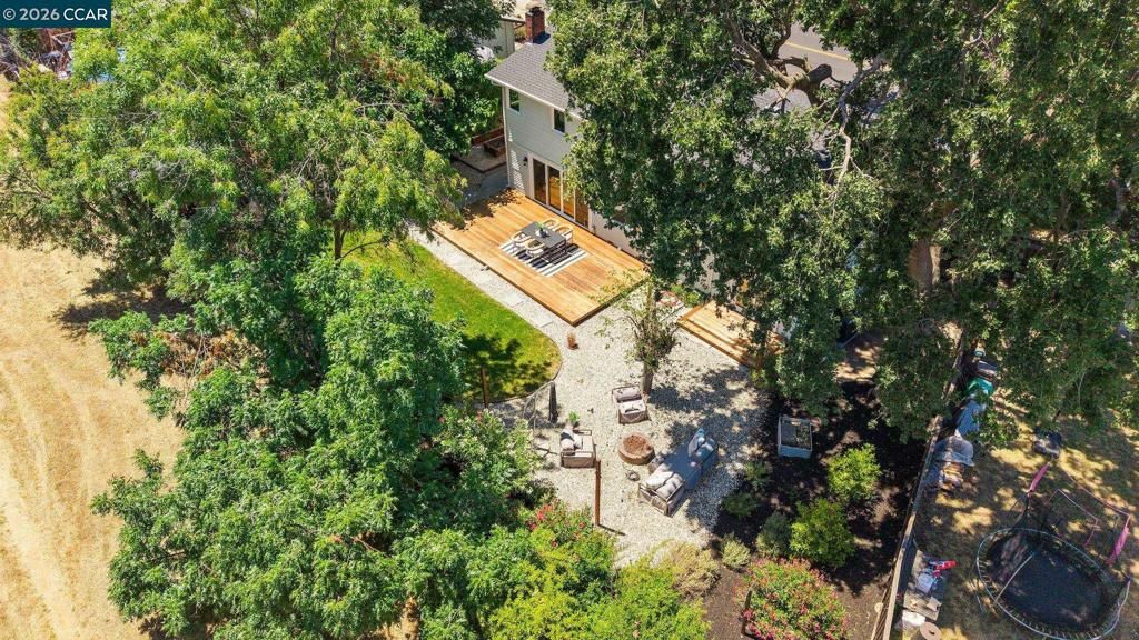Image 3 of property listing at 1770 Claycord Ave, Concord, CA 94521