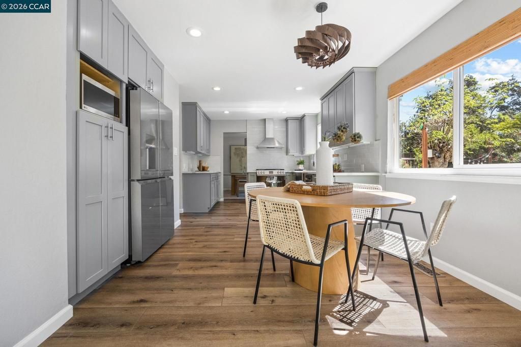 Image 33 of property listing at 1770 Claycord Ave, Concord, CA 94521