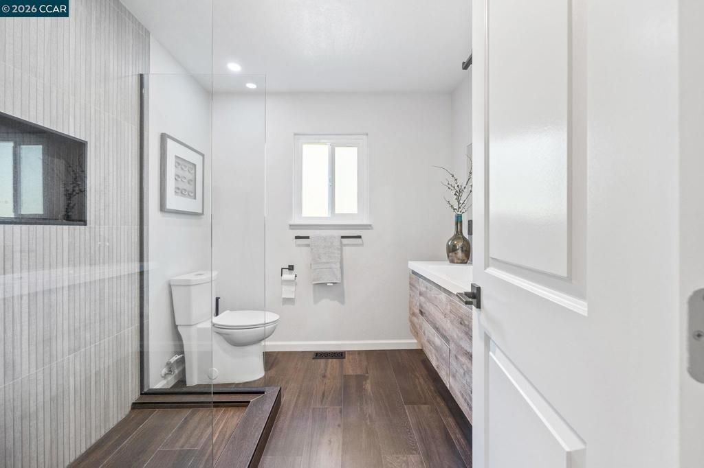 Image 47 of property listing at 1770 Claycord Ave, Concord, CA 94521