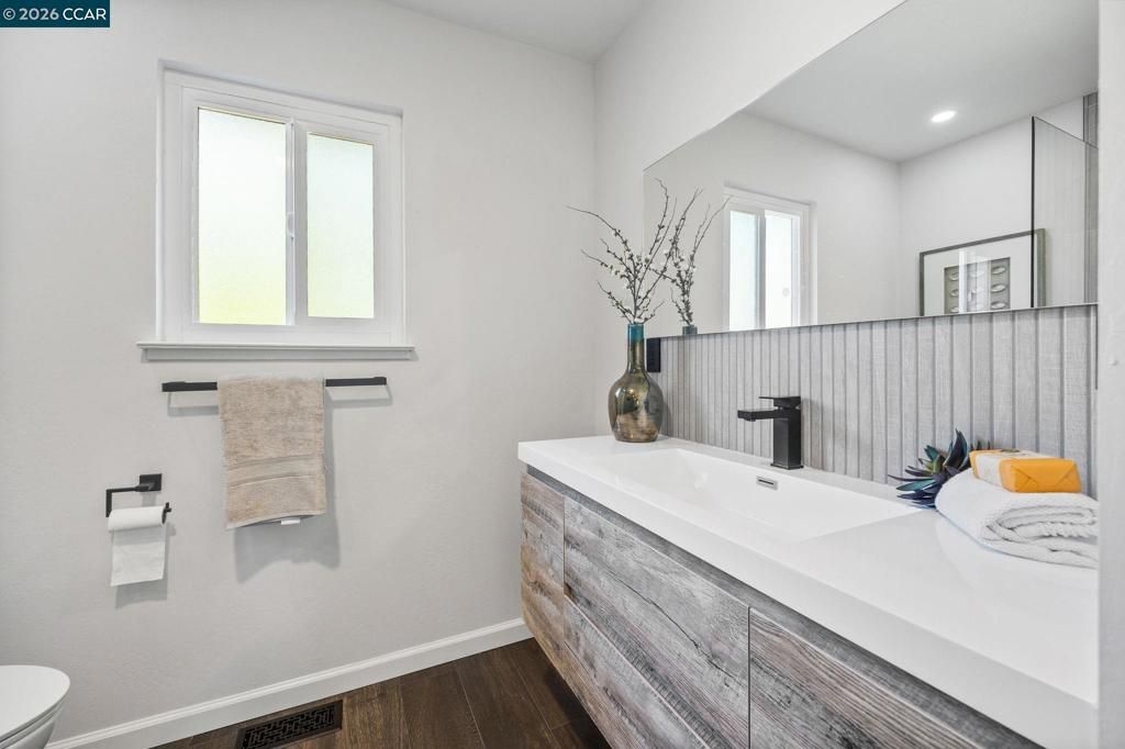 Image 48 of property listing at 1770 Claycord Ave, Concord, CA 94521