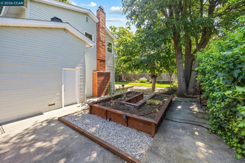 Image 66 of property listing at 1770 Claycord Ave, Concord, CA 94521