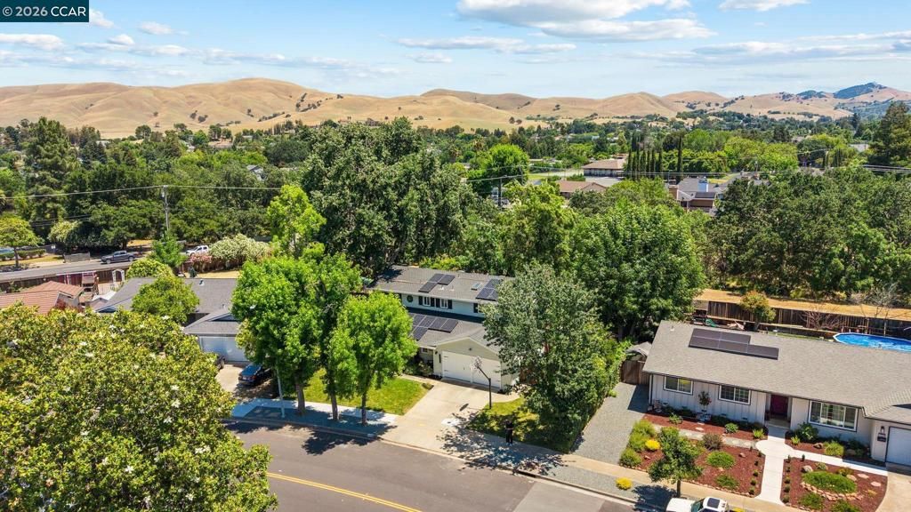 Image 77 of property listing at 1770 Claycord Ave, Concord, CA 94521