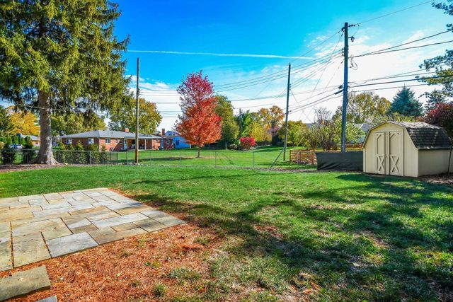 1767 Riverhill Road, Upper Arlington, OH 43221