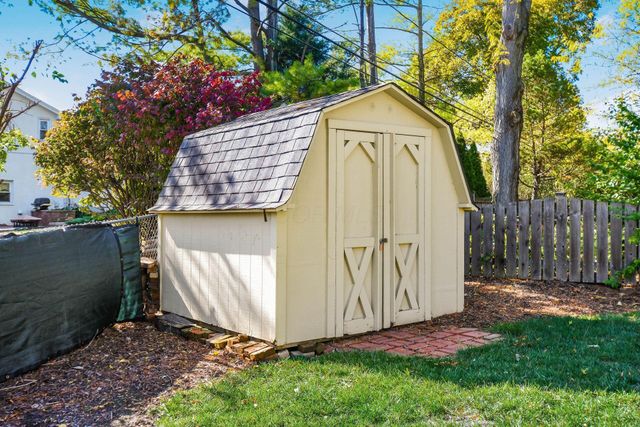 1767 Riverhill Road, Upper Arlington, OH 43221