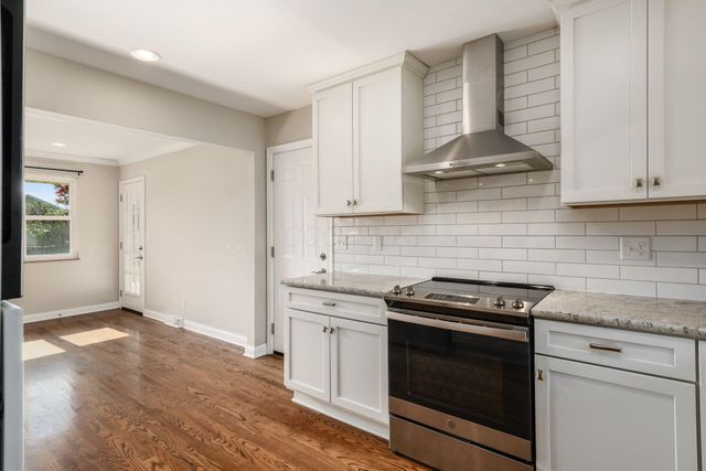 1767 Riverhill Road, Upper Arlington, OH 43221