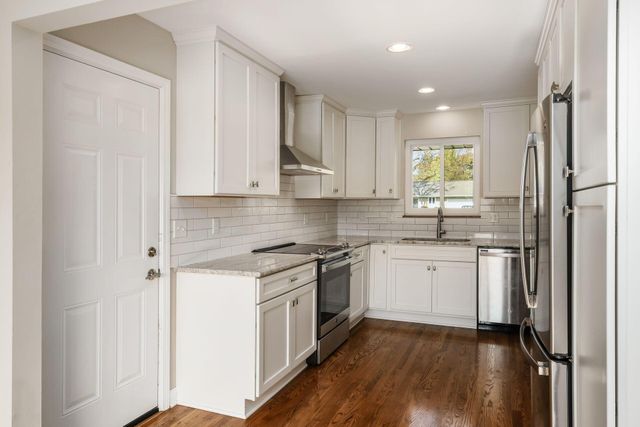 1767 Riverhill Road, Upper Arlington, OH 43221