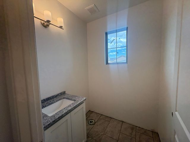 6037 Hardin Drive SE, Albuquerque, NM 87106
