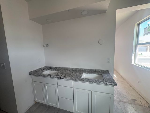 6037 Hardin Drive SE, Albuquerque, NM 87106