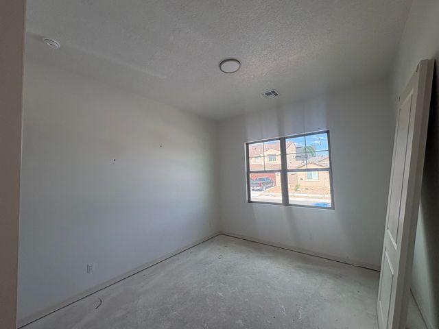 6037 Hardin Drive SE, Albuquerque, NM 87106