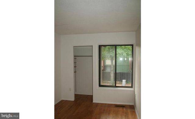 1350 NORTHGATE SQ, Reston, VA 20190