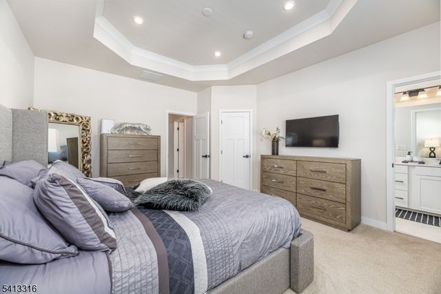 6 Saw Mill Cir, Hackettstown Town, NJ 07840