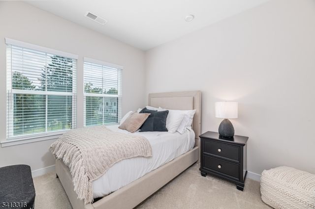 6 Saw Mill Cir, Hackettstown Town, NJ 07840