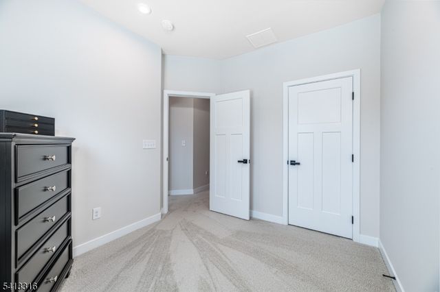 6 Saw Mill Cir, Hackettstown Town, NJ 07840