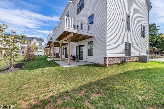 6 Saw Mill Cir, Hackettstown Town, NJ 07840