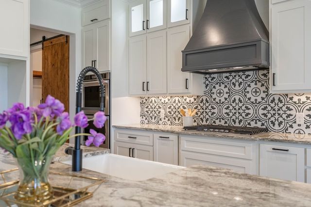 7404 E County Rd 112, Midland, TX 79706