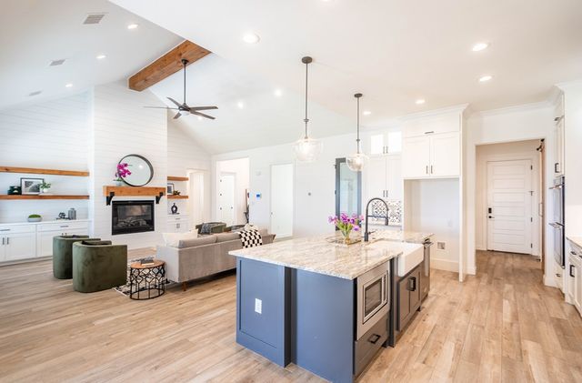 7404 E County Rd 112, Midland, TX 79706