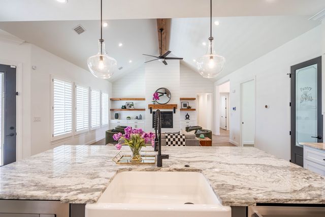 7404 E County Rd 112, Midland, TX 79706