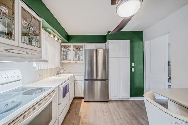 18 Amapola Lane, Kings Park, NY 11754