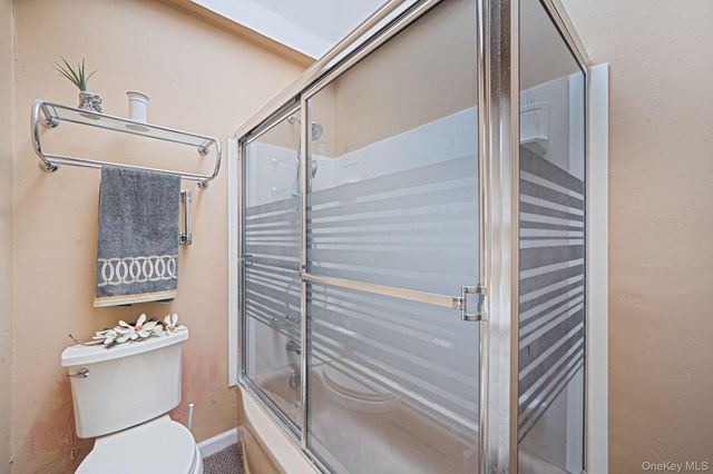 18 Amapola Lane, Kings Park, NY 11754