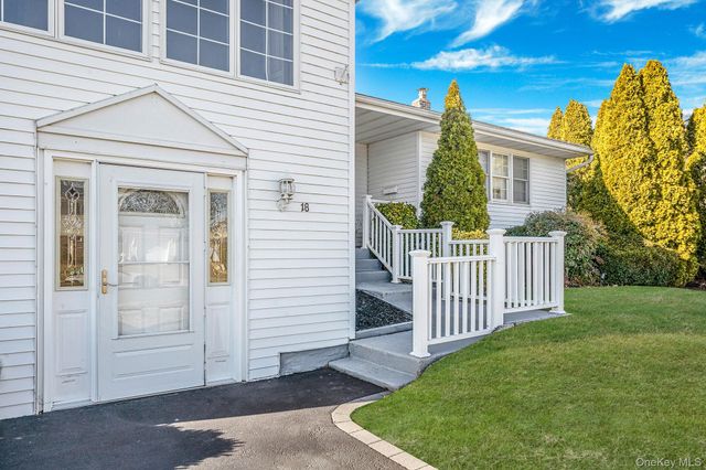 18 Amapola Lane, Kings Park, NY 11754
